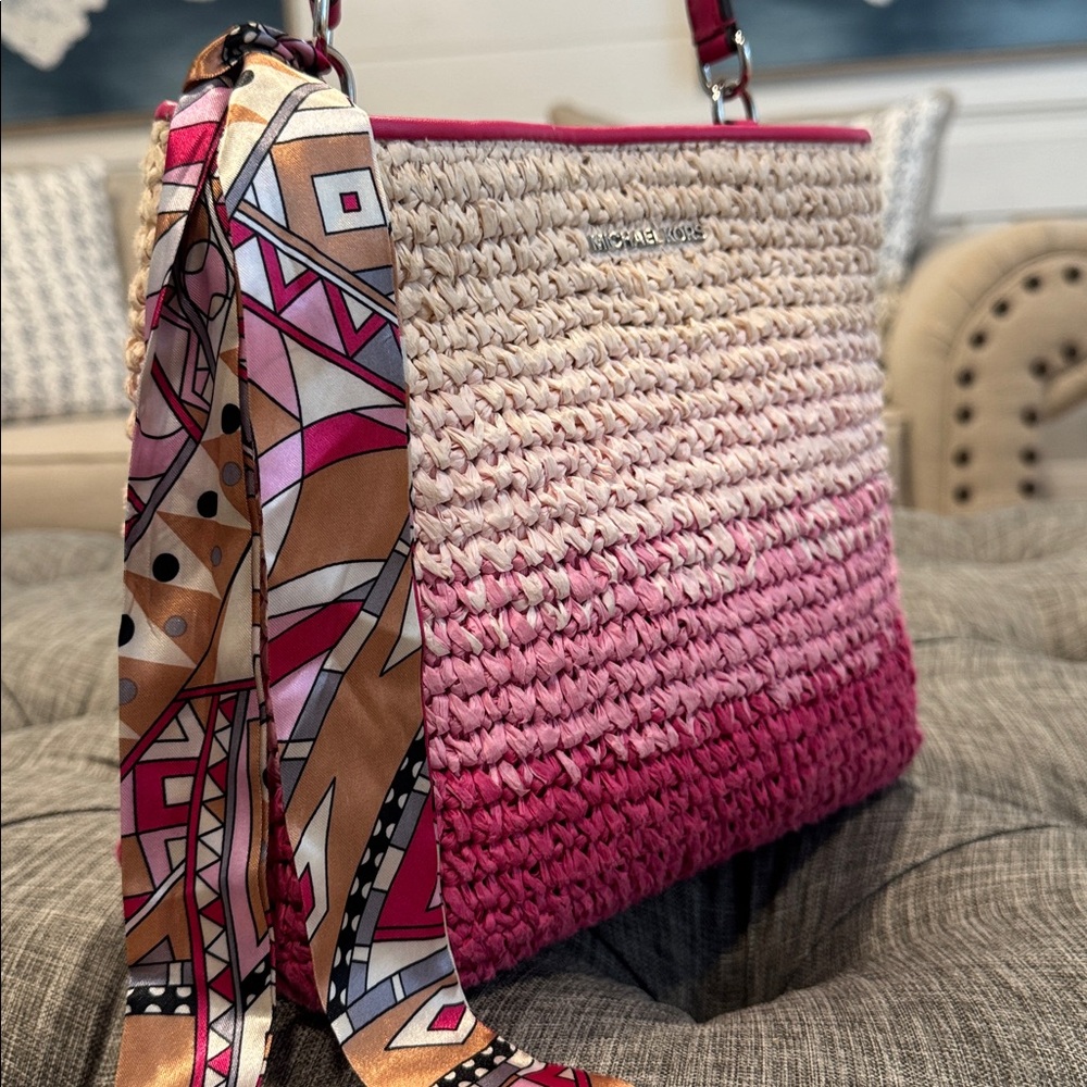 Michael Kors Pratt Pink Ombré Straw Bucket Bag - Picture 3 of 17